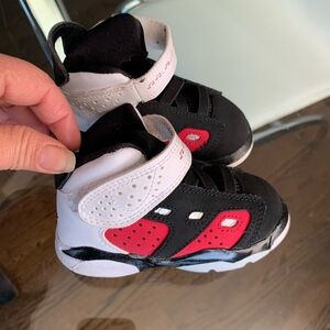 Jordan Sneakers Black White And Red Size 6C Toddler Unisex Model DM1158-006